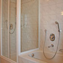 Dusche und Badewanne in Ferienwohnung 2 + 3