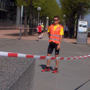 Alexander ist seit 8.00 Uhr als Helfer im Einsatz ...