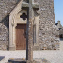 calvaire devant le portail de l'Eglise Notre Dame