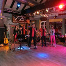 Livemusik mit den Thunderbirds