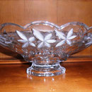 Beautiful Mikasa Garden Terrace crystal footed serving/fruit bowl 