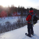 Winter in Kanada: Wandern auf Schneeschuhen. 