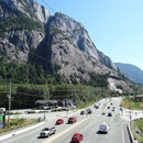 Viel Verkehr zu Füssen des Chief in Squamish, British Columbia.