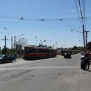 Suchbild in Toronto: Wie viele Strassenbahnen hat das Individuum im Vordergrund hier zum Stehen gebracht?