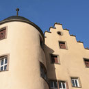Südfassade mit dem markanten Stufengiebel