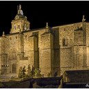 fachada sur nocturna