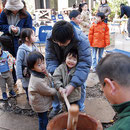 冬：ベイシティ新浦安自治会のもちつき大会