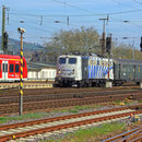 Am späten Vormittag erreicht der von einer E-Lok der Baureihe 139 geführte Zug Trier - Foto: Achim Müller