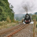  Während des Herbstfests im Eisenbahnmuseum Dieringhausen 2004, verlässt 52 8095 Dieringhausen in Richtung Wiehltal - Foto: Markus Pleuger