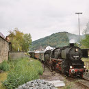 Vom höher gelegenen Bahnhof fährt der Zug hinab ins Dieringhausener Bw - Foto: Markus Pleuger