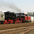 Diesel vor Dampf, ein Bild fast wie zum Ende der Dampfzeit bei der Deutschen Bundesbahn
