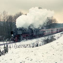2 8095 am 05.12.1999 mit Nikolaussonderzug Dieringhausen - Meinerzhagen, bestehend aus 996 748 / 996 658 / 796 784 / 796 785, in Meinerzhagen-Güntenbecke - Foto: Uwe Busch