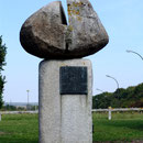 Monument à la mémoire de Roger Dumoulin (1902-1966)