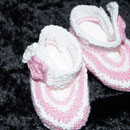 gestrickte Babyschuhe