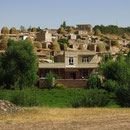 Dorf zwischen Hasanabad und Takht-e Soleyman