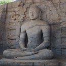 Eine Figur des Pollonaruwa-Highlights "Gal Vihara" - den Rest konnten wir  nicht mehr fotografieren, weil wir von der Stätte verwiesen wurden.... Es ist halt so ne Sache mit der Korruption :-)