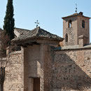 IGLESIA DE SAN LUCAS.  Entrada al antiguo cementerio parroquial.