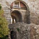 PUERTA DE VALMARDÓN. Fachada exterior.