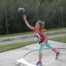 Vanessa beim Ballstoß!
