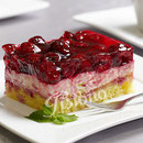 Himbeerschnitte auf hellem Rührteig mit Sonnenblumenkernen und Sesam