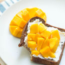 Easy mango toast and healthy snacking tips