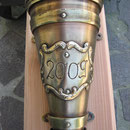 Blumenvase in Bronze