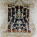 Fenstergitter Barock mit Korb in Alt - Weiß Gold gefasst - FG 003