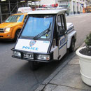 Ist das nicht süß?? Das will erstmal irgendwann ein richtiges Polizeiauto werden :-D