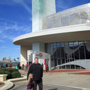 vor der World of Coca Cola