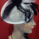 Naturstroh, schwarze und weisse Feder, €98 SOLD