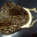 Vintage celluloid frame and chain. Fabric has been renewed - a leopardskin velvet. 25cm x 27 cm Price: € 128