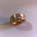 Rose`gold Damenring massiv mit Brillanten