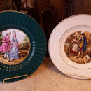 2 Assiettes décoratives avec scènes victoriennes  no. 617