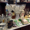 Magnifique bol à punch, souliers de collection, verres carnaval etc.  no. 636
