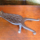  Ancien tire-botte  no. 240  VENDU