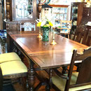 VENDU Magnifique ens. S.A.M. style Tudor comprenant table & 6 chaises & bahut & vaisselier  no. 487