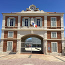 Très beau bâtiment qui mêne au casino de La-Seyne
