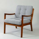 Fåtölj design Ole Wanscher för France & Son 'Senator'. Stomme i teak, plymåer klädda i ulltyg 'Hallingdal' från Kvadrat. H.78cm