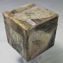 Kollage + Wachs auf Holzwürfel  8x8 cm, März 2022