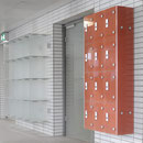 GSK-Glassysteme, Glassysteme, Glasanlagen, Glaskonstruktionen, Glas, WC - Trennwände, WC Kabinen, Duschen, Glasduschen, Scham – Trennwand, Urinal – Trennwand, Ganzglasanlagen, Umkleidekabinen, Umkleideschränke, Wertschließfächer, Glastüren, GSK Worm GmbH