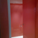 GSK-Glassysteme, Glassysteme, Glasanlagen, Glaskonstruktionen, Glas, WC - Trennwände, WC Kabinen, Duschen, Glasduschen, Scham – Trennwand, Urinal – Trennwand, Ganzglasanlagen, Umkleidekabinen, Umkleideschränke, Wertschließfächer, Glastüren, GSK Worm GmbH
