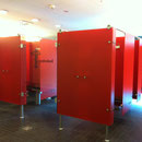 GSK-Glassysteme, Glassysteme, Glasanlagen, Glaskonstruktionen, Glas, WC - Trennwände, WC Kabinen, Duschen, Glasduschen, Scham – Trennwand, Urinal – Trennwand, Ganzglasanlagen, Umkleidekabinen, Umkleideschränke, Wertschließfächer, Glastüren, GSK Worm GmbH