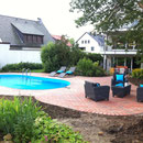 Oval-Pool 8,00 m x 4,00 m x 1,50 m mit Gegenstromanlage und 2 Lampen aufgebaut am 15.05.12 in Dortmund