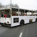 Der an der Massenkarambolage beteiligte Bus.