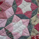 So sieht ein Detail aus. Irgendwann, wenn ich mal Zeit habe, werde ich diesen Quilt mal Handquilten.