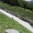 Attraversiamo il primo nevaio