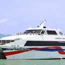 Der Lomprayah Katamaran verbindet das Festland mit Koh Tao, Koh Phangan sowie Koh Samui
