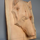 Tête loup - Pin Cembro - 30 x 37 x 12 cm - 2015<br><br>sculpture bois . sculpture loup . sculpture animalière