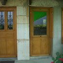 Porte avec partie haute vitrée