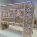 Steinsarg aus Knossos im Archäologischen Museum von Heraklion, Kreta, Griechenland